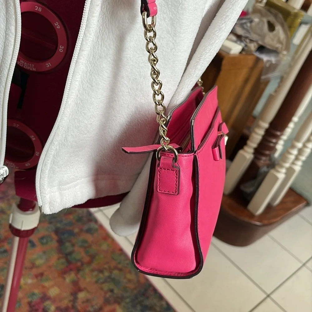 Kate Spade  bowfront Crossbody bag leather  bright pink  strap/Chain detail Exe